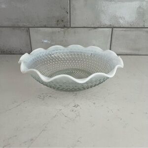 ANCHOR HOCKING Vintage 40s Opalescent Moonstone 9-1/2” Crimped Edge Bowl